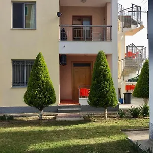 Apartament Shyqi