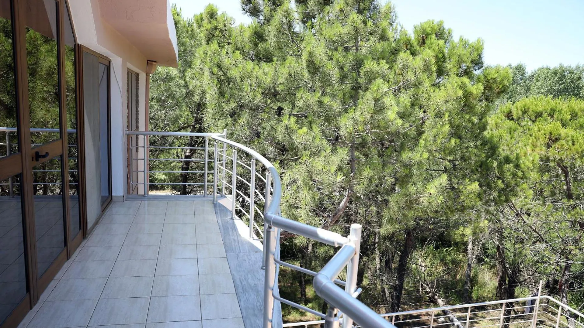 ***  Belavista Velipoje Hotel Albania